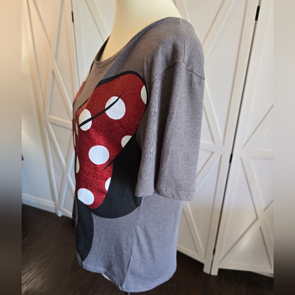 DISNEY - Minnie Mouse with Red Polka Dot Bow Short-Sleeve Graphic Tee - Picture 3 of 5